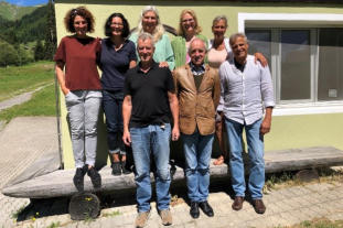 Von links nach rechts: Georgina und Claudia Berther, Dann paarweise immer voreinander: Nicola und Stefan Pieper, Susanne und Christian Jakobeit, Birgit Kaiser und Andreas Dummel 